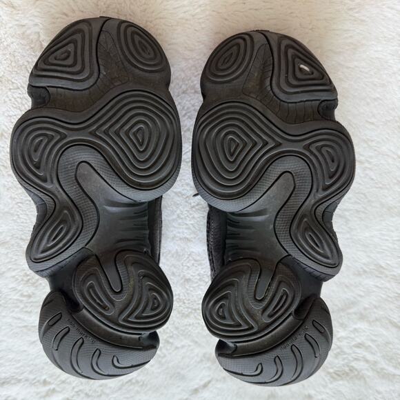 Athletic_Shoes